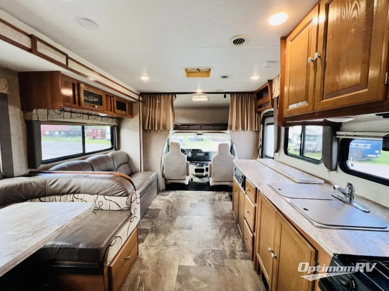 2019 Coachmen Leprechaun 319MB Ford 450 Photo 6