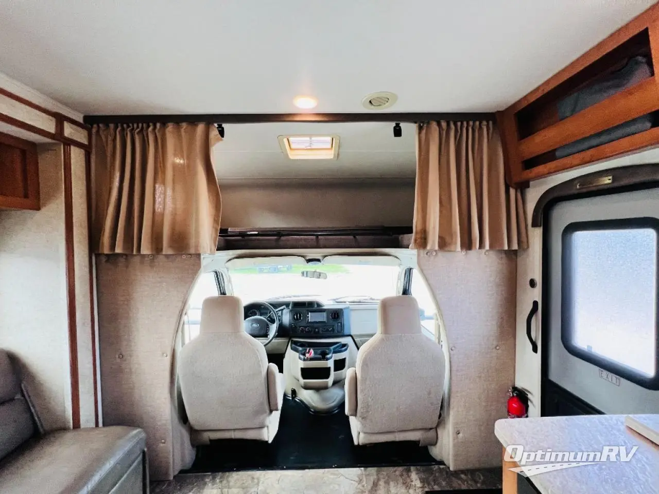 2019 Coachmen Leprechaun 319MB Ford 450 Photo 7