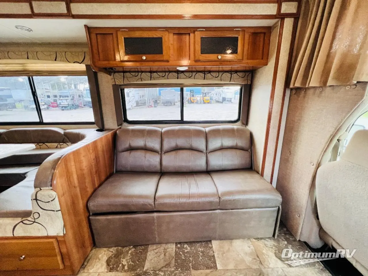 2019 Coachmen Leprechaun 319MB Ford 450 Photo 9