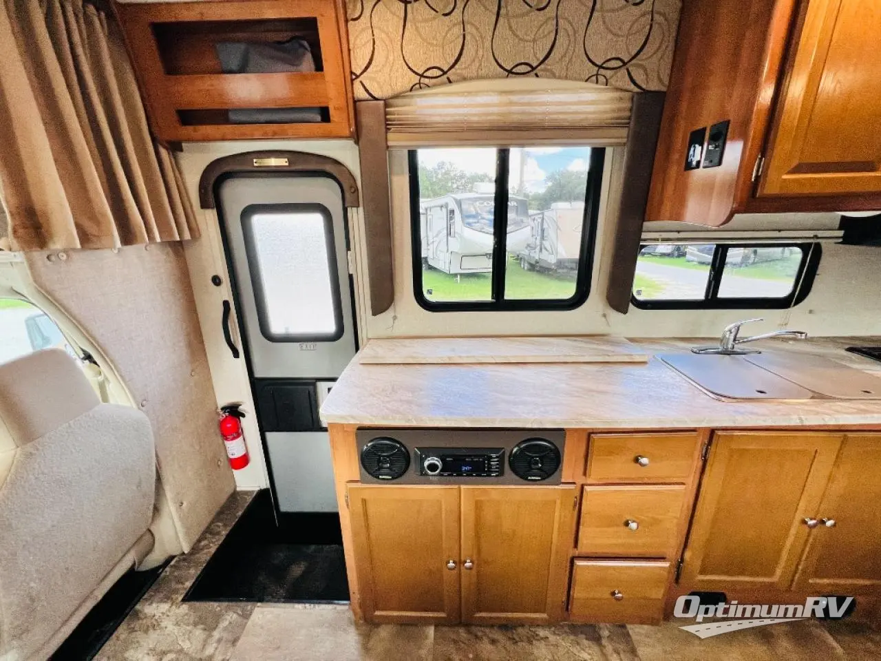 2019 Coachmen Leprechaun 319MB Ford 450 Photo 10