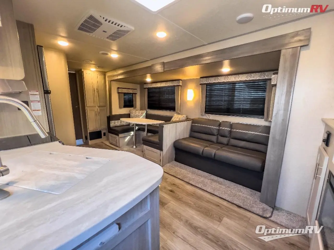 2022 Coachmen Catalina Legacy 323BHDSCK Photo 6