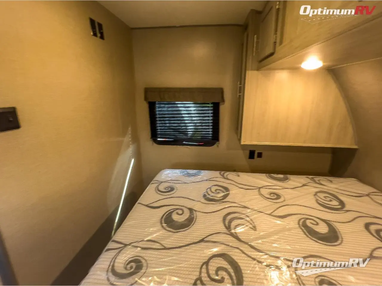 2022 Coachmen Catalina Legacy 323BHDSCK Photo 9