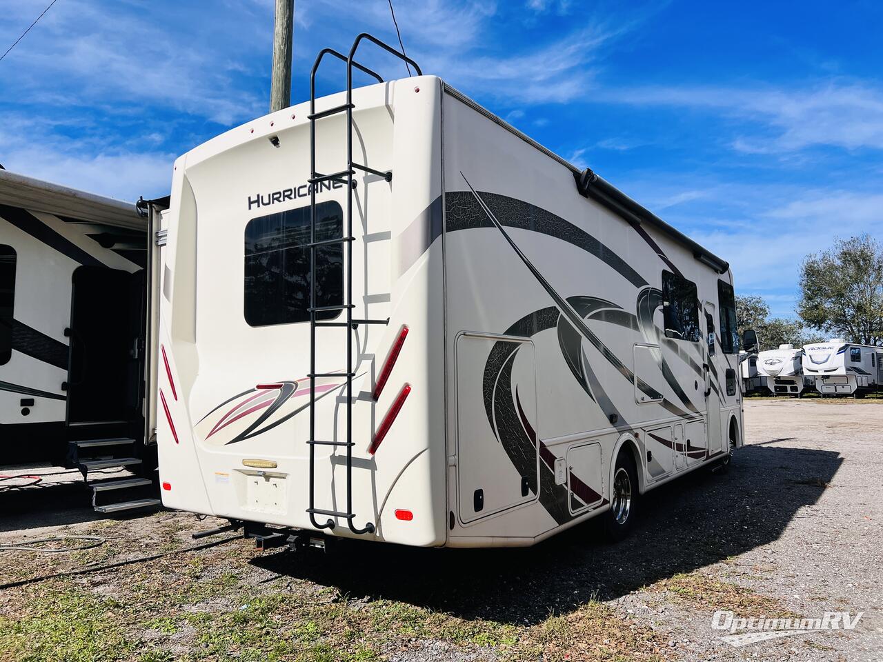 2019 Thor Hurricane 29M Photo 3