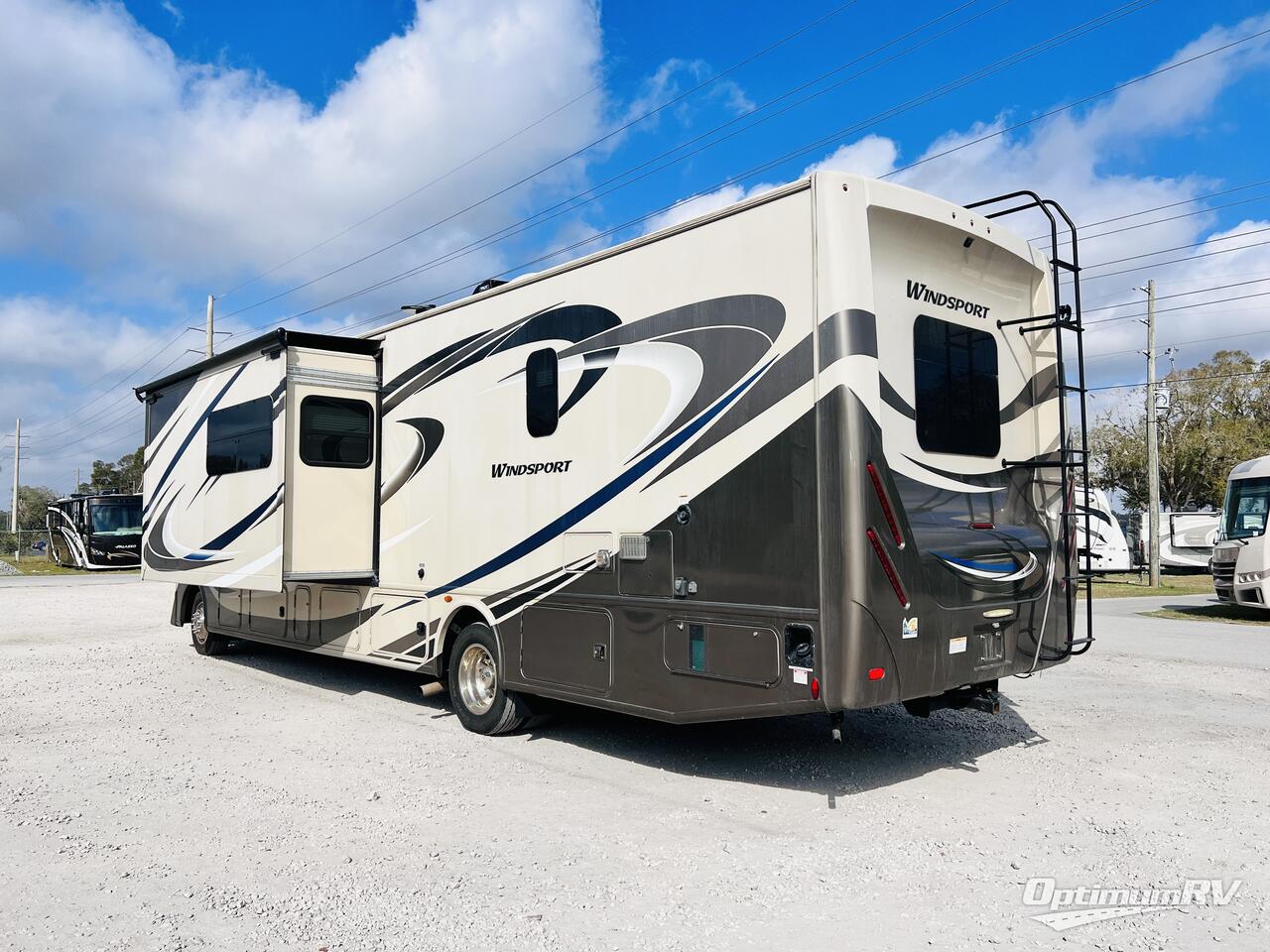 2019 Thor Windsport 34R Photo 2