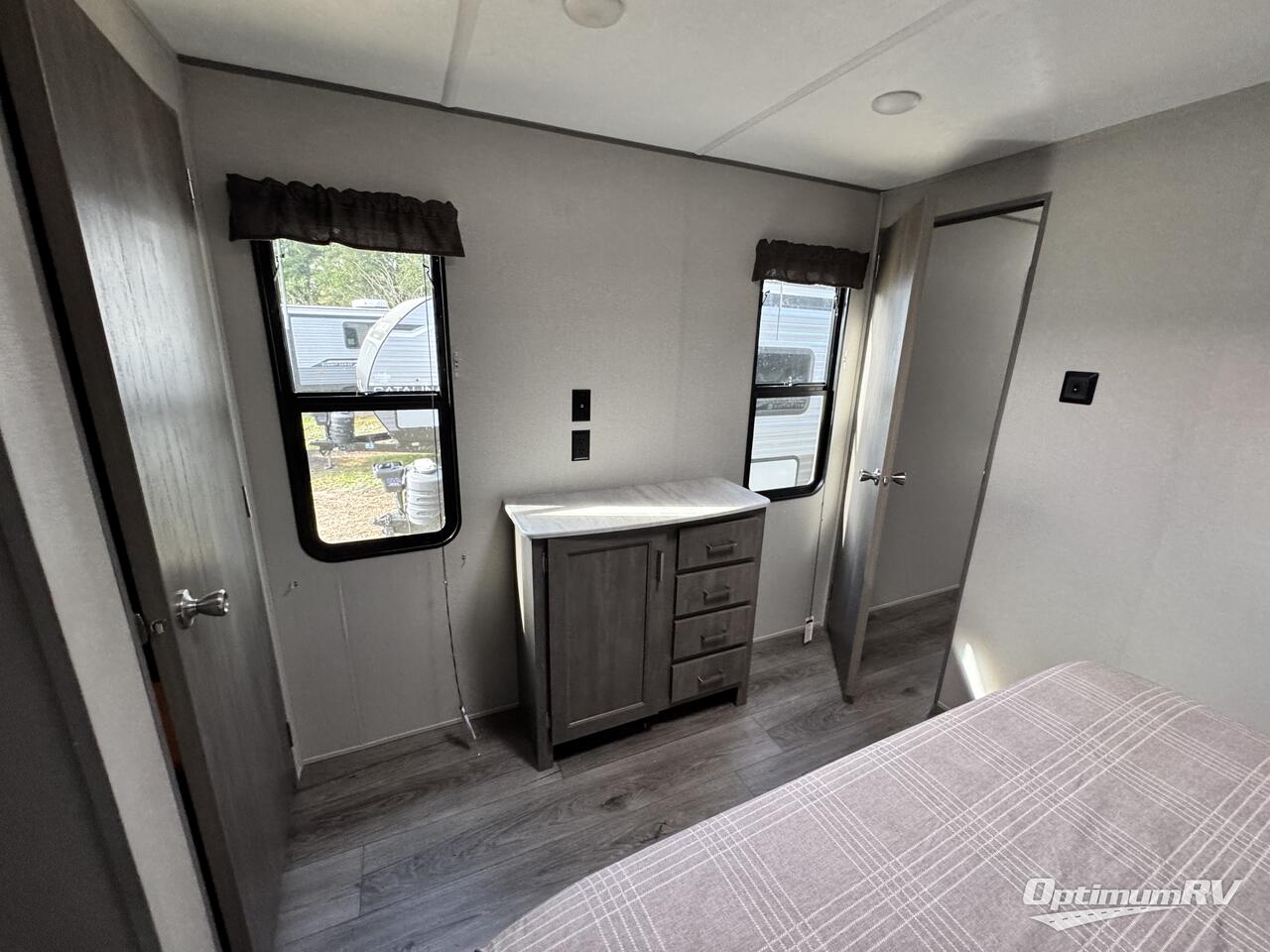 2024 Coachmen Catalina Legacy Edition 303RKDS Photo 16