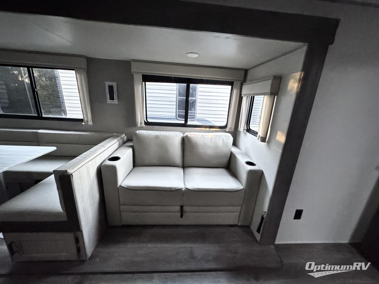 2025 Coachmen Catalina Legacy Edition 293TQBSCK Photo 11