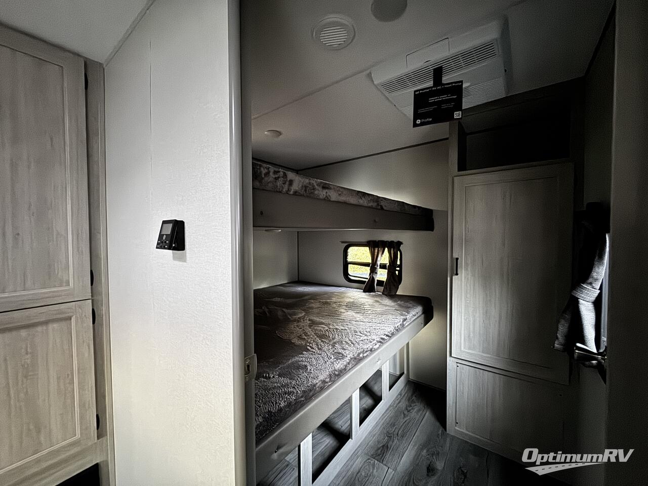 2025 Coachmen Catalina Legacy Edition 293TQBSCK Photo 13