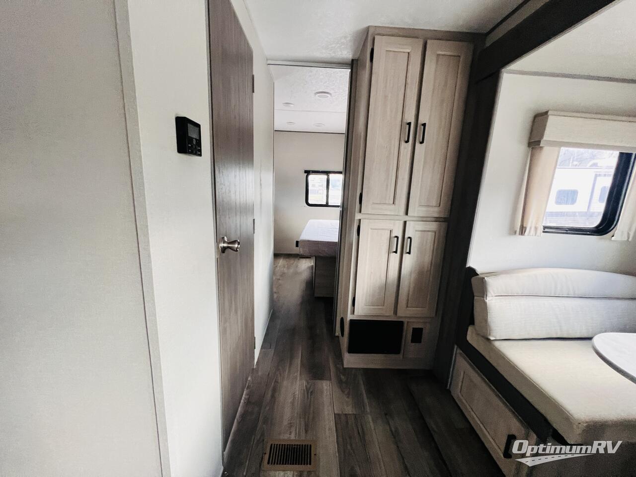 2025 Coachmen Catalina Legacy Edition 343BHTS Photo 19