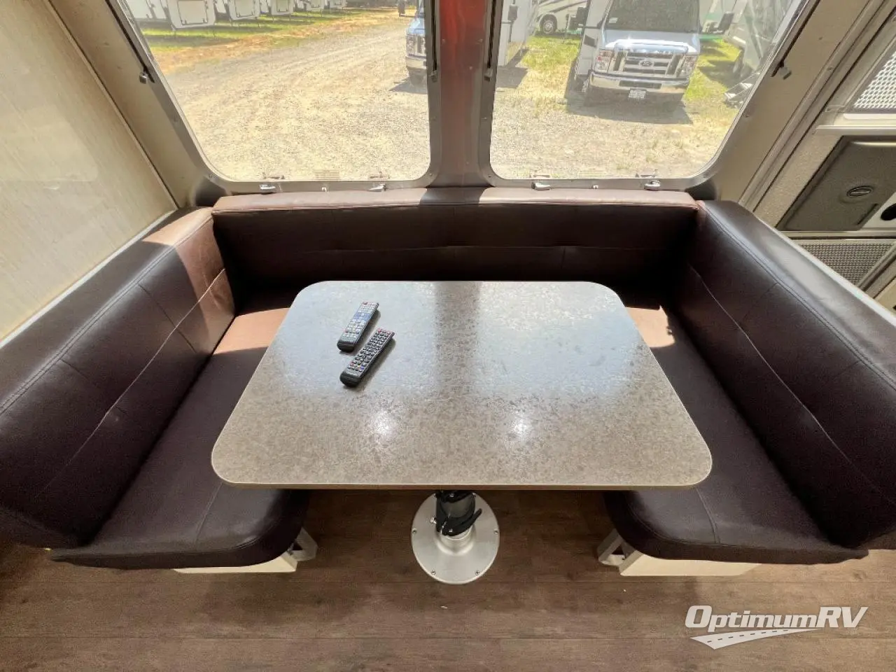 2018 Airstream International Serenity 23FB Photo 13