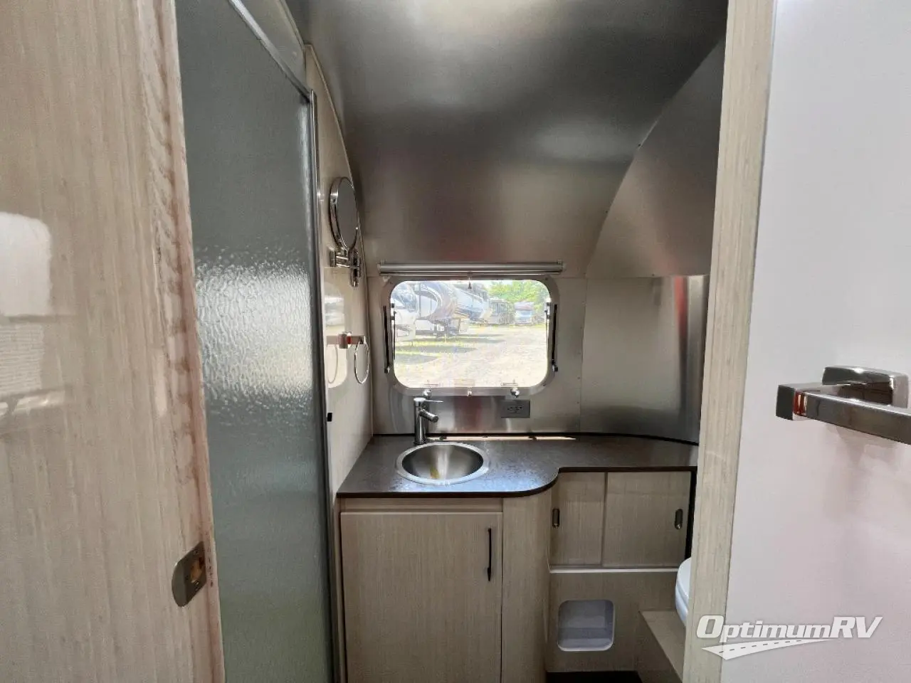 2018 Airstream International Serenity 23FB Photo 19