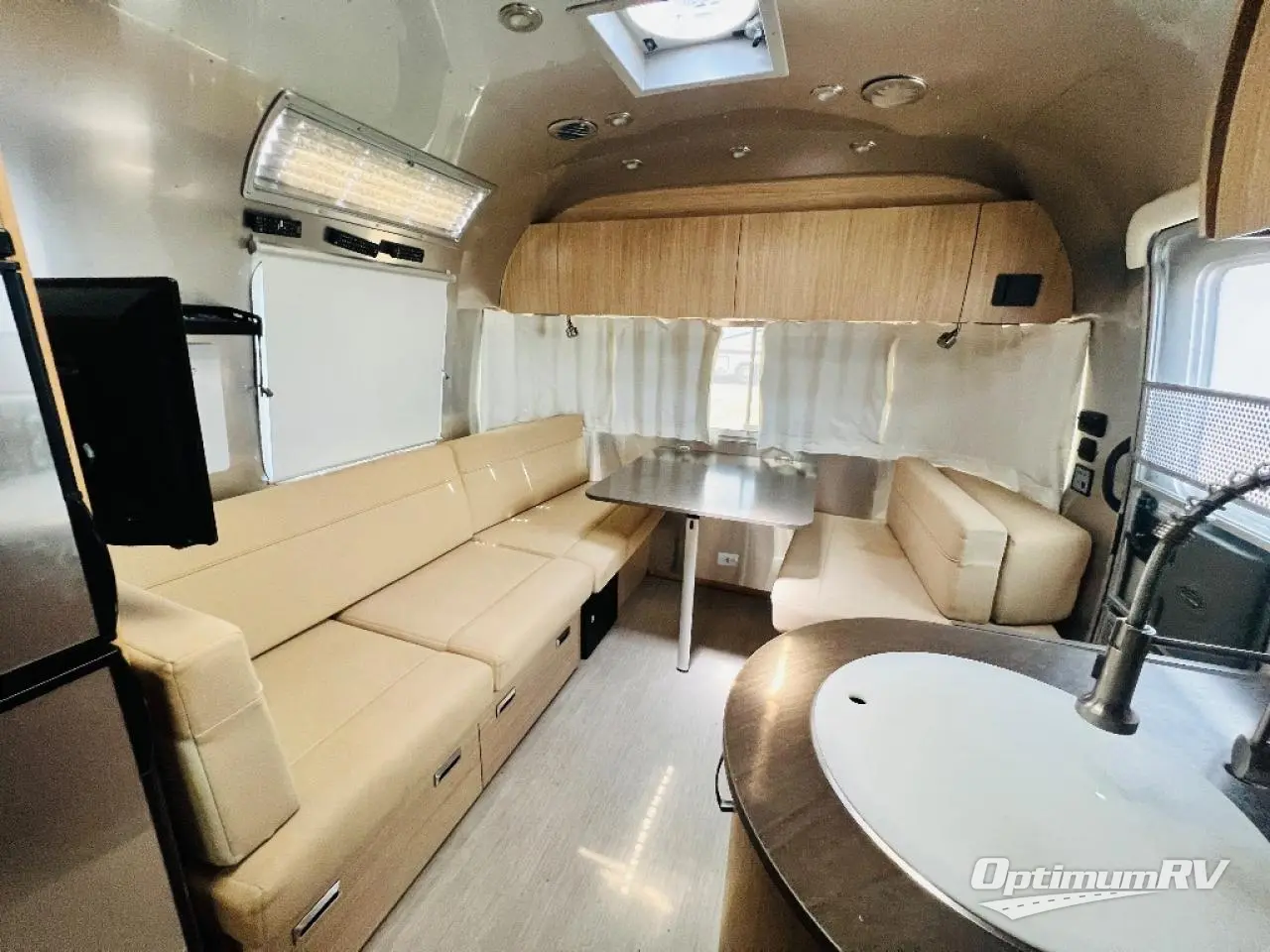2020 Airstream Flying Cloud 25RB Photo 5