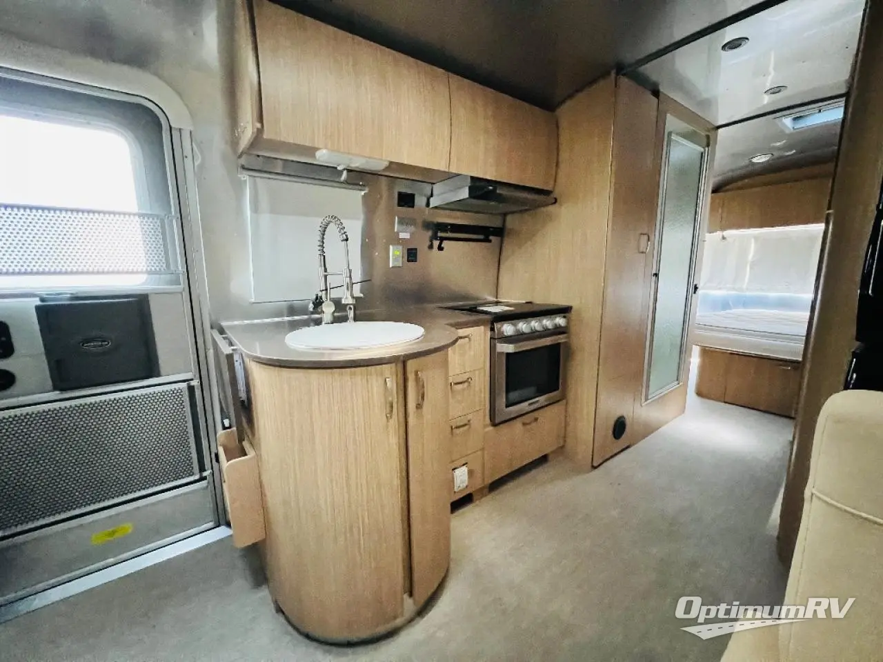 2020 Airstream Flying Cloud 25RB Photo 8