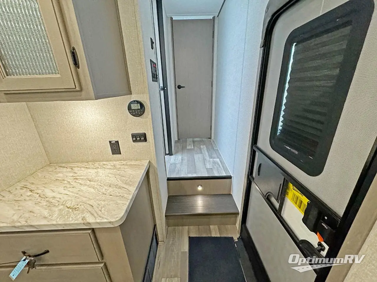 2023 Coachmen Chaparral Lite 284RL Photo 11