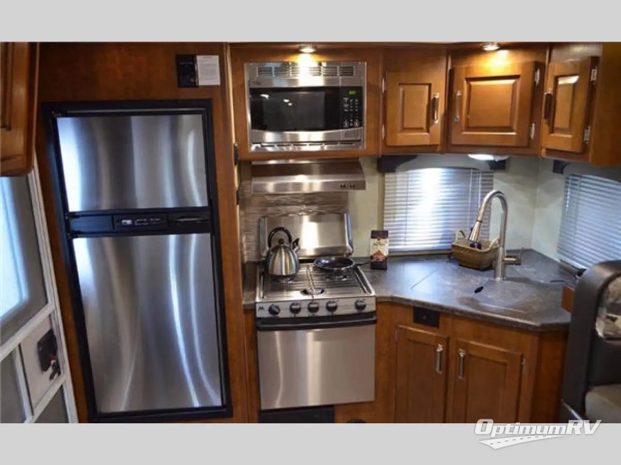 2018 Lance Lance Travel Trailers 2285 Photo 14