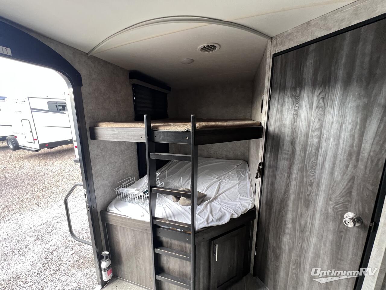 2018 Highland Ridge Silverstar Lite ST2802BH Photo 8