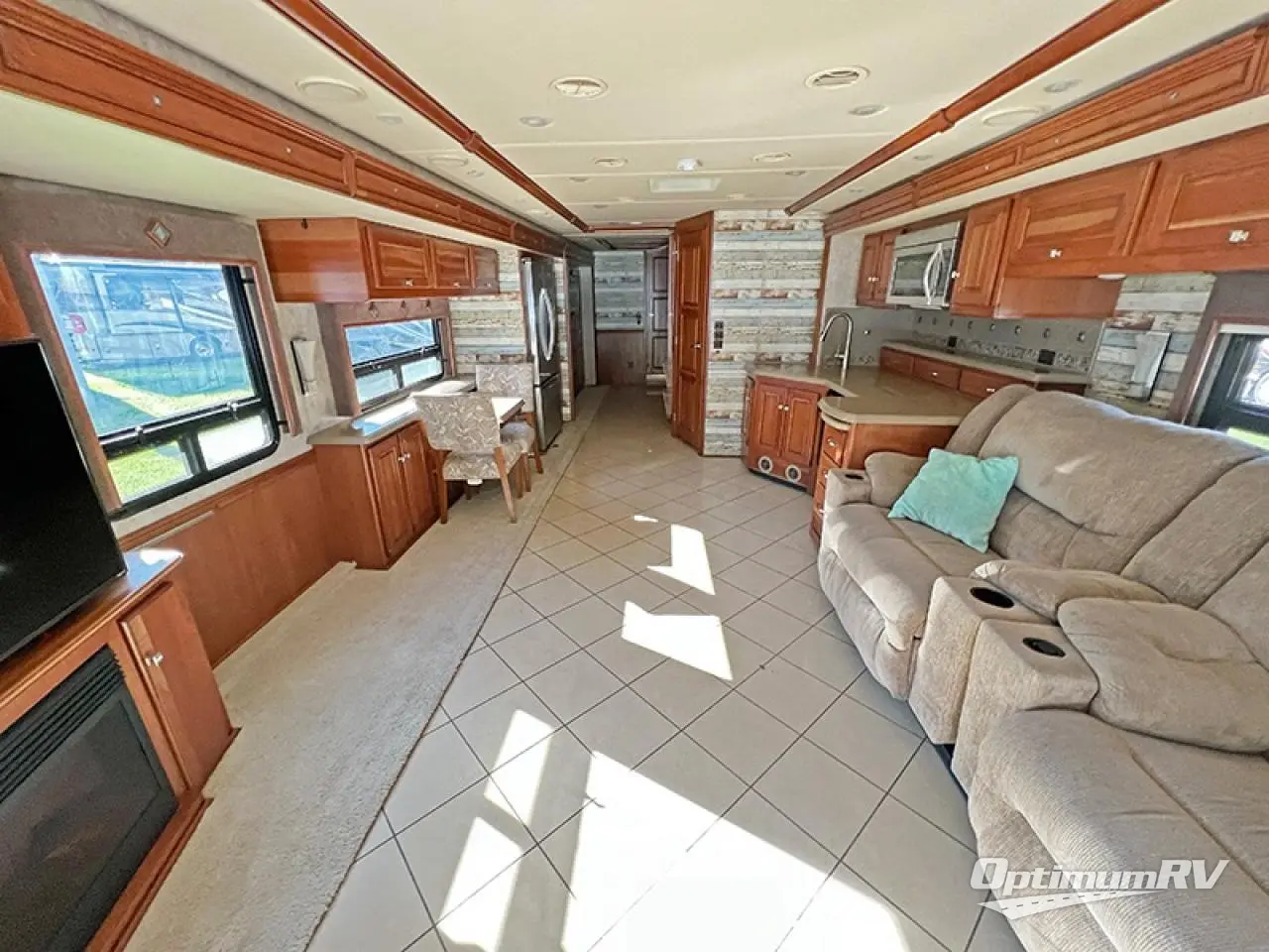 2014 Winnebago Journey 42E Photo 6