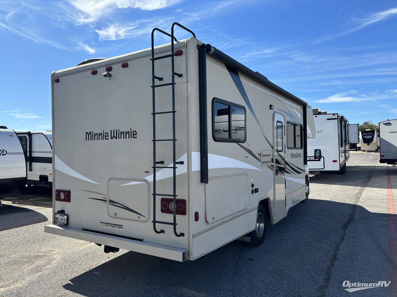 2018 Winnebago Minnie Winnie 25B Photo 2