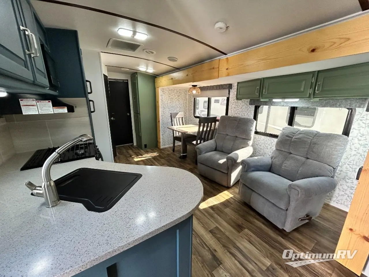 2017 Keystone Outback 324CG Photo 6