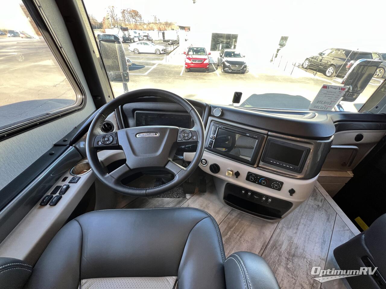 2021 Fleetwood Discovery LXE 40M Photo 8