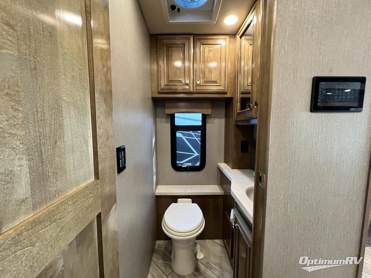 2021 Fleetwood Discovery LXE 40M Photo 19