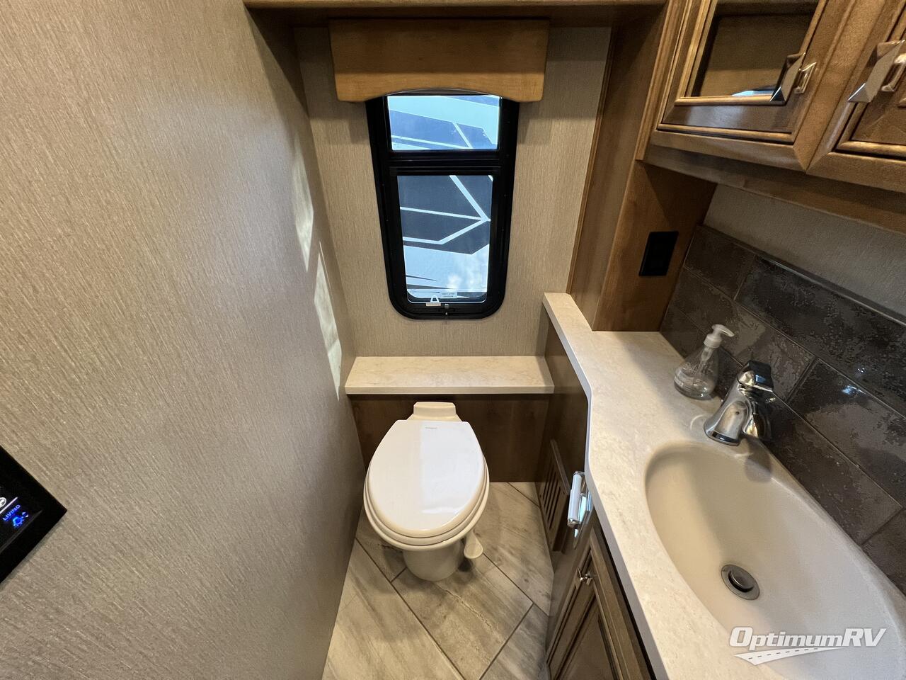 2021 Fleetwood Discovery LXE 40M Photo 20