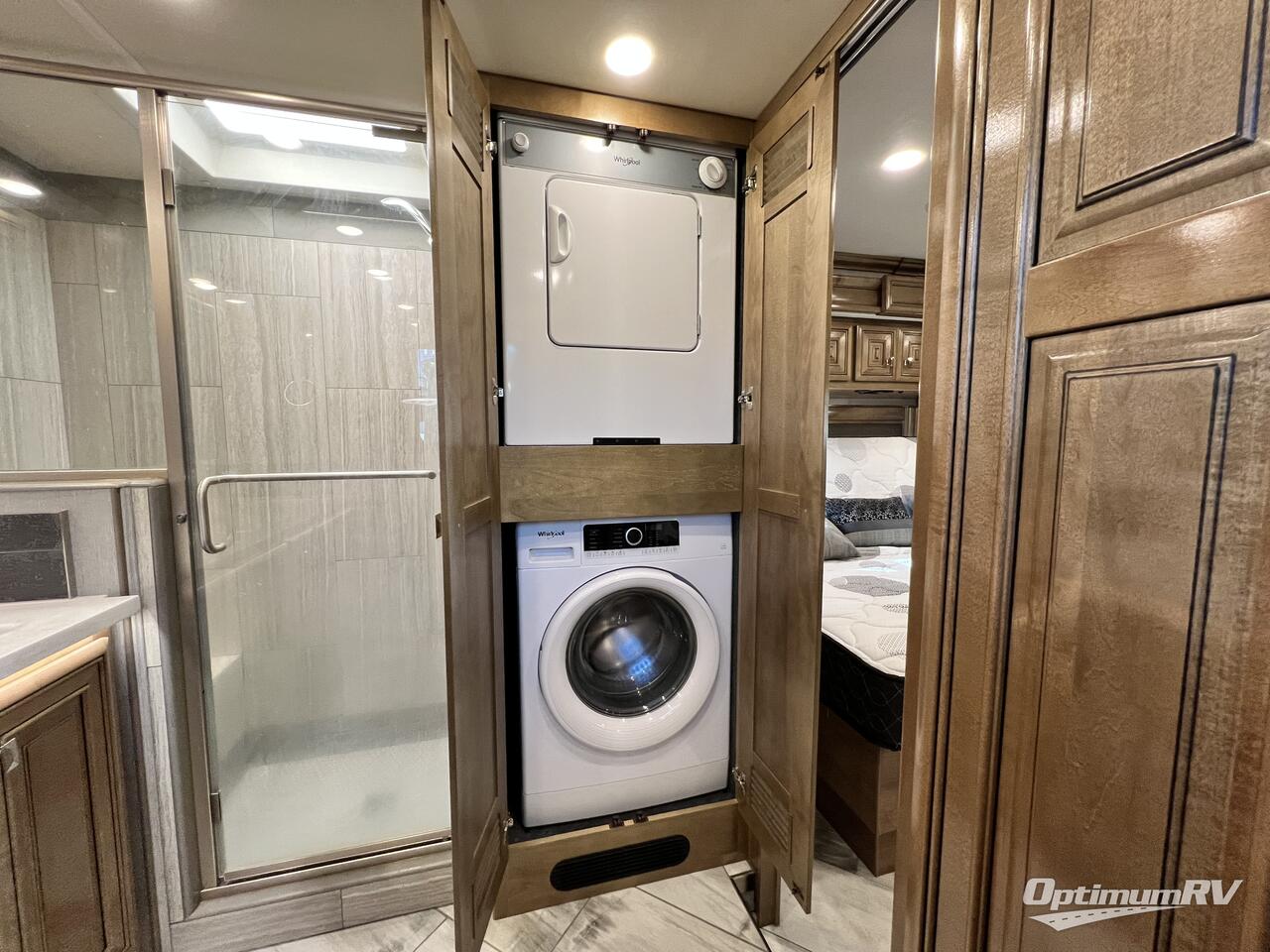 2021 Fleetwood Discovery LXE 40M Photo 31