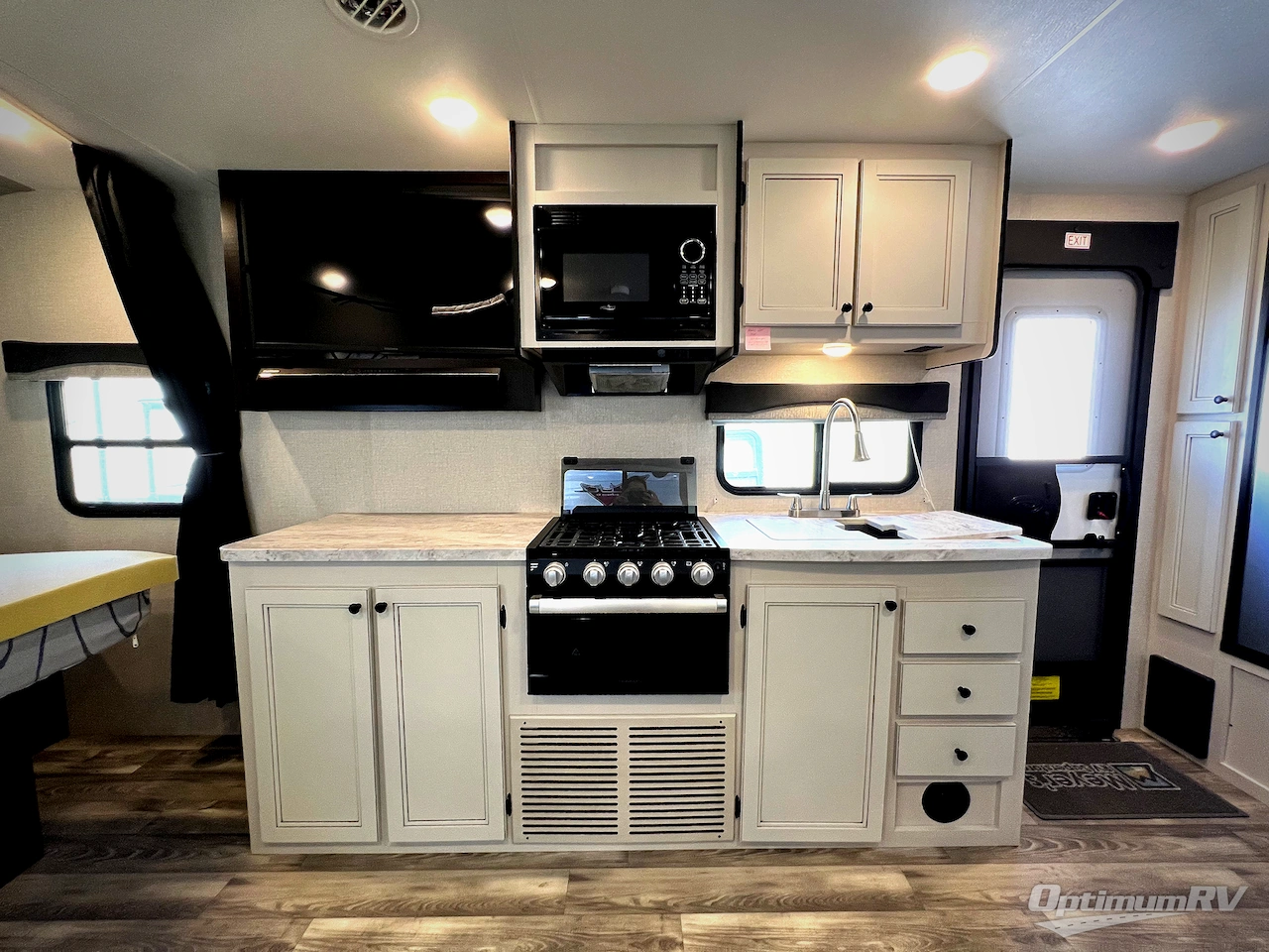 2022 Highland Ridge Range Lite RL212FB Photo 10