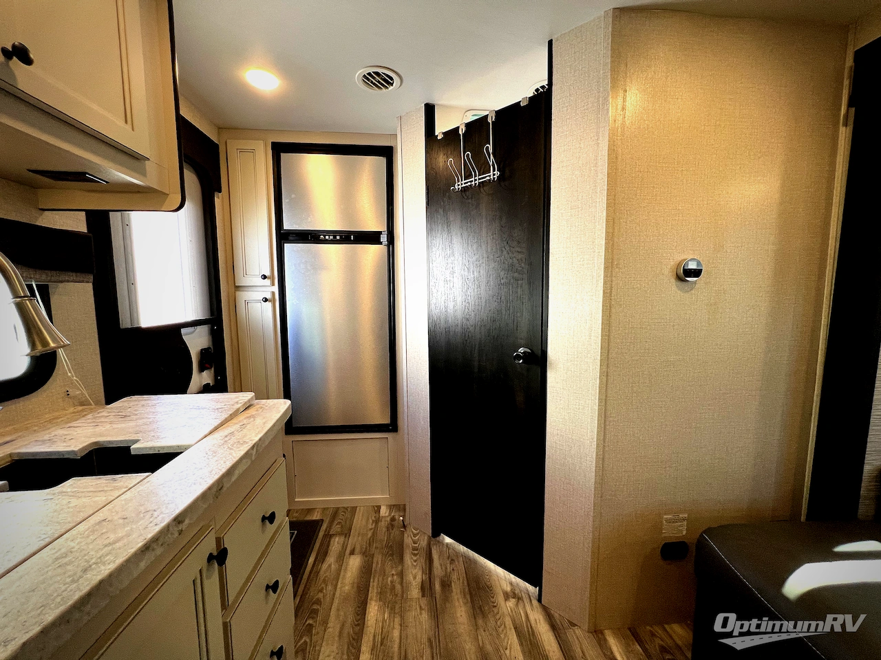 2022 Highland Ridge Range Lite RL212FB Photo 4