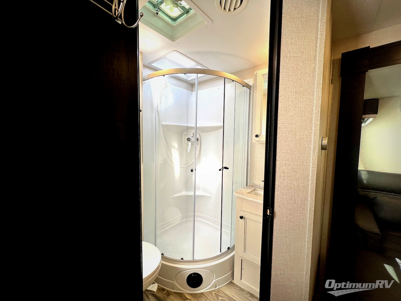 2022 Highland Ridge Range Lite RL212FB Photo 5