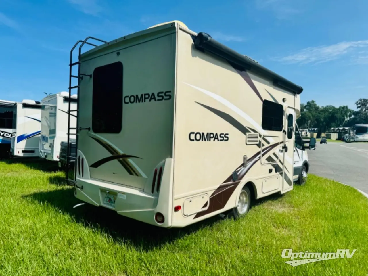 2016 Thor Compass 23TR Photo 2