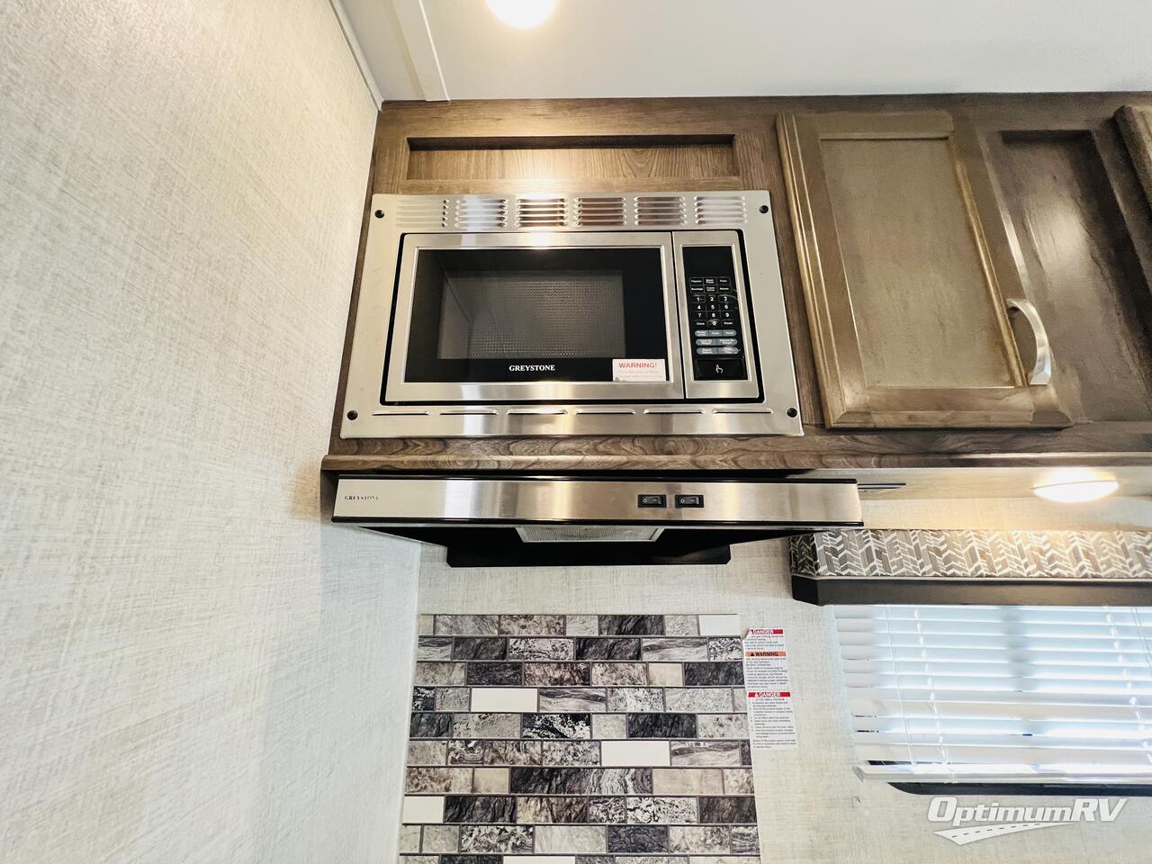 2023 Gulf Stream Conquest Class C 6280LE Photo 17