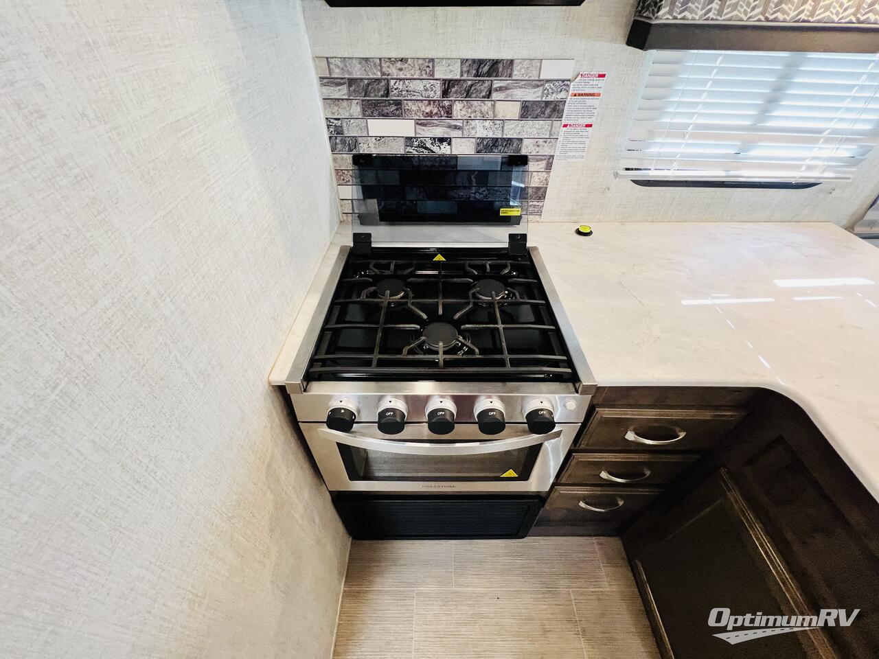 2023 Gulf Stream Conquest Class C 6280LE Photo 18