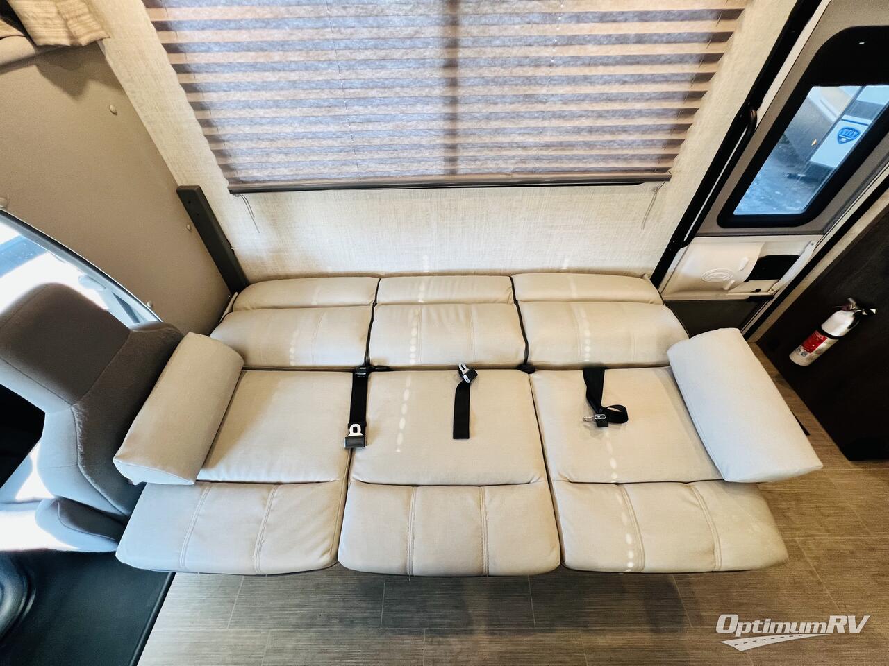2023 Gulf Stream Conquest Class C 6280LE Photo 13