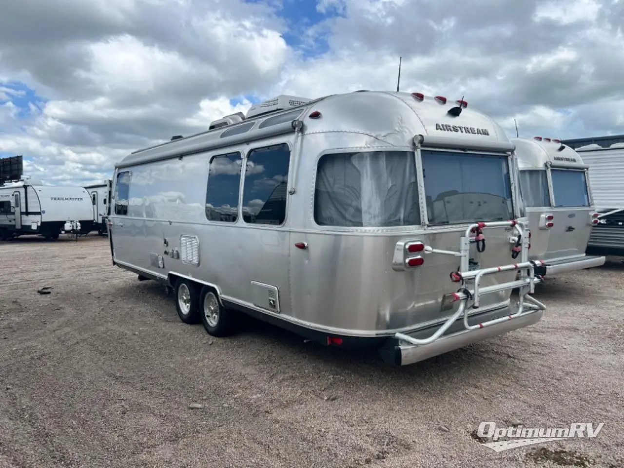 2016 Airstream International Signature 27FB Photo 3