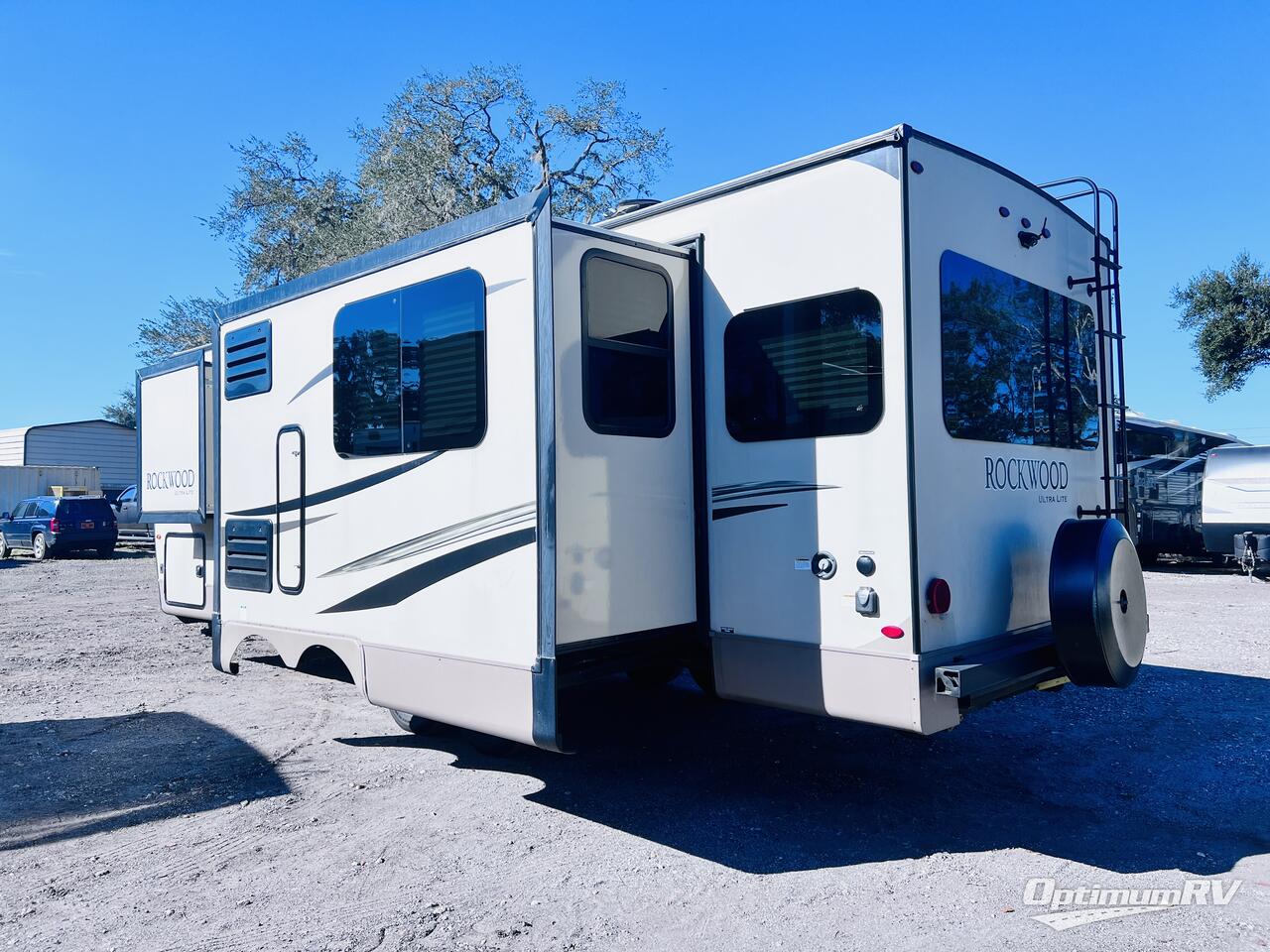 2019 Forest River Rockwood Ultra Lite 2612WS Photo 2