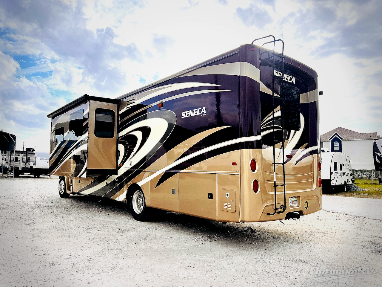 2014 Jayco Seneca 37TS Photo 2