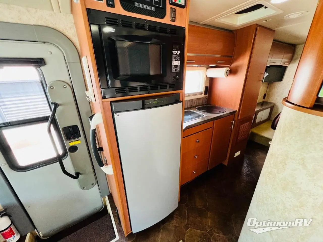 2011 Winnebago Via 25Q Photo 9