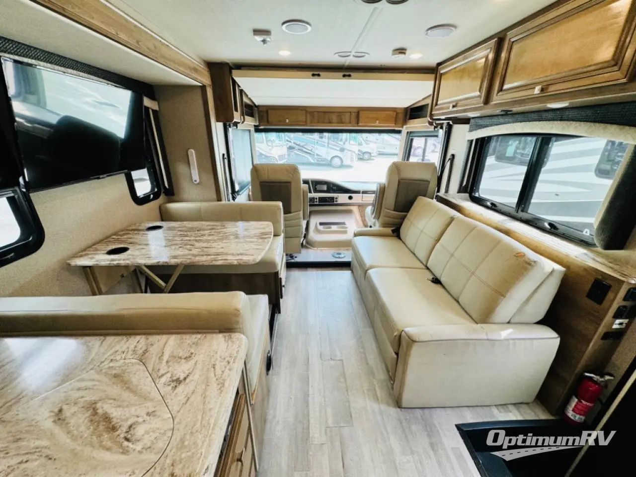 2019 Fleetwood Flair 32S Photo 7