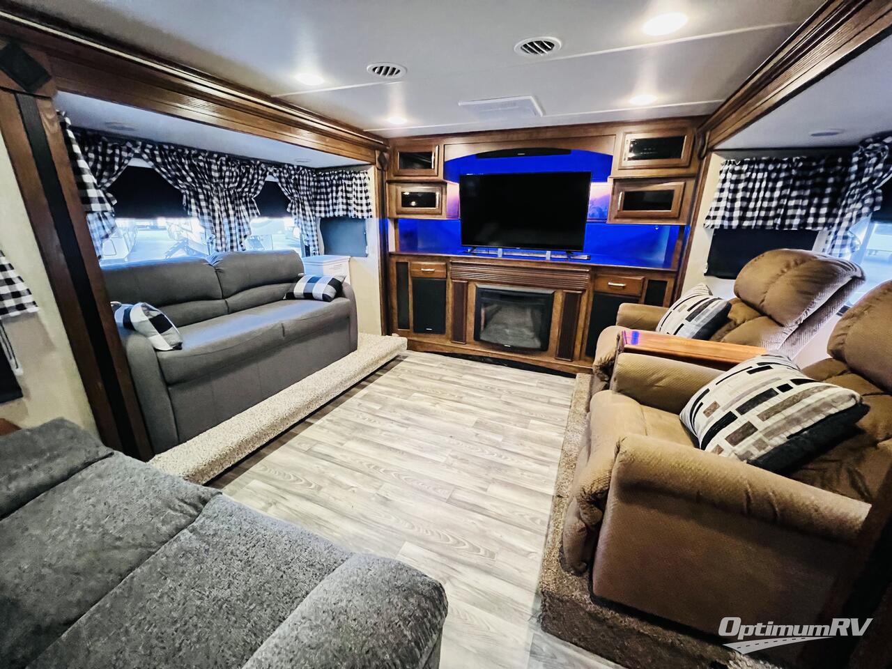 2015 Grand Design Solitude 379FL Photo 5