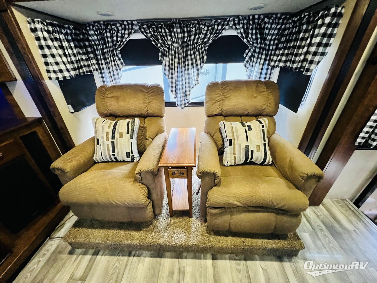 2015 Grand Design Solitude 379FL Photo 6