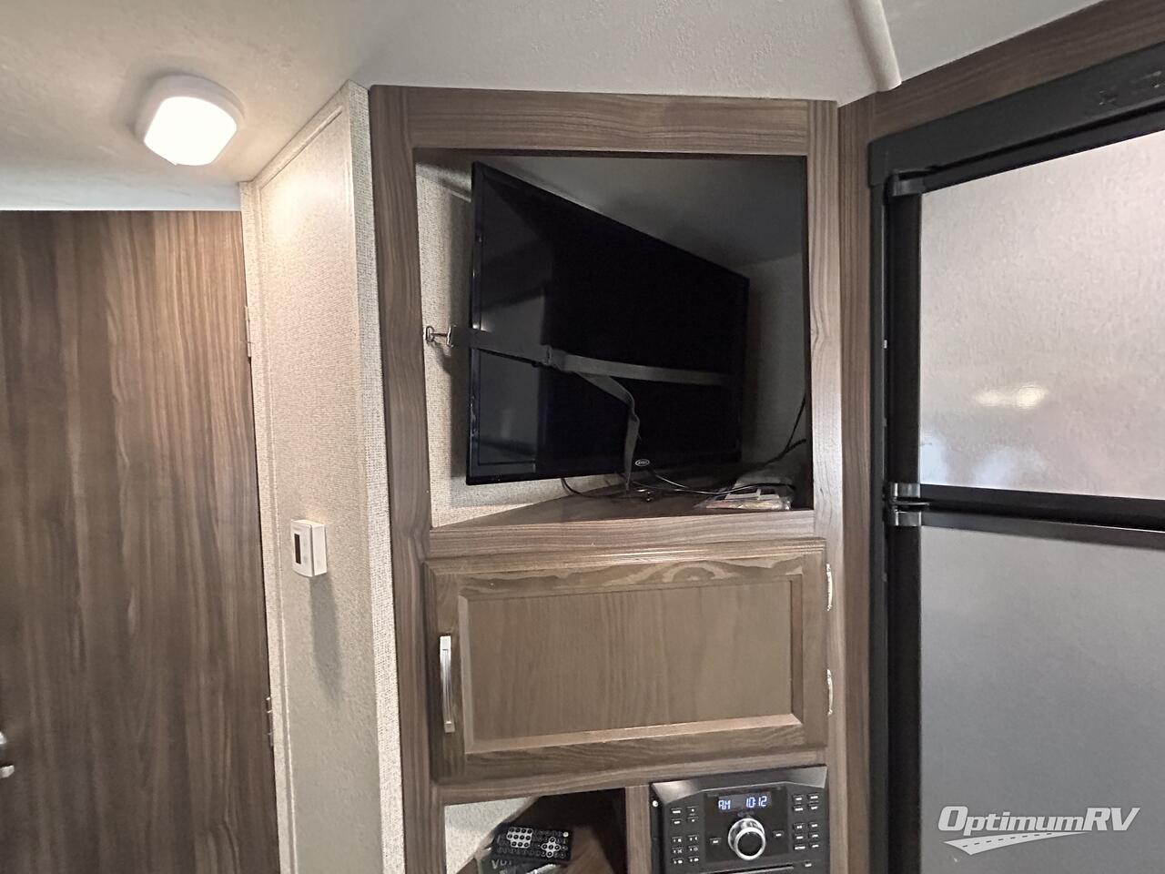 2019 Coachmen Apex Ultra-Lite 279RLSS Photo 11