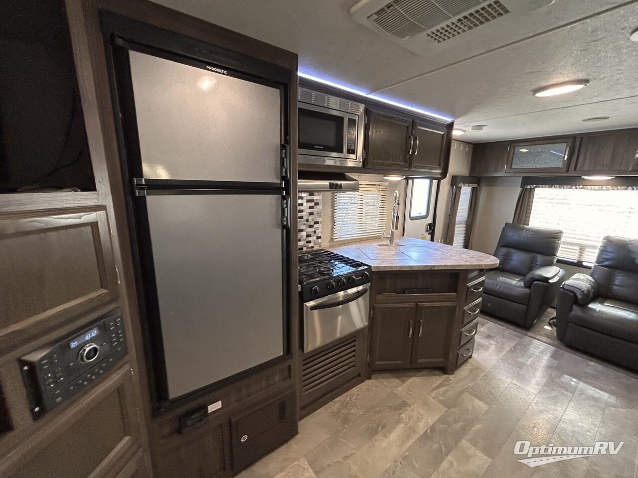 2019 Coachmen Apex Ultra-Lite 279RLSS Photo 12