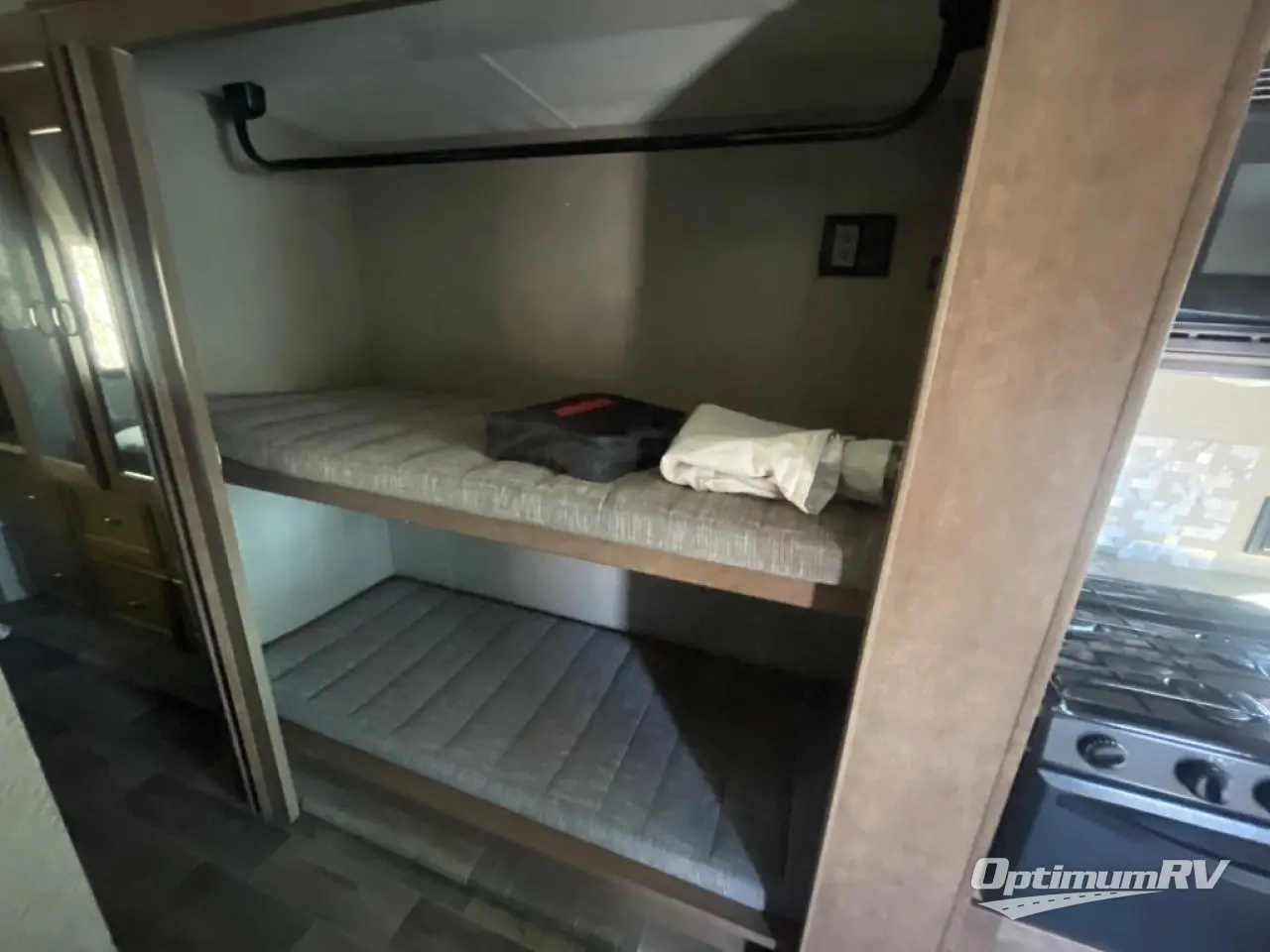 2019 Winnebago Intent 31P Photo 14