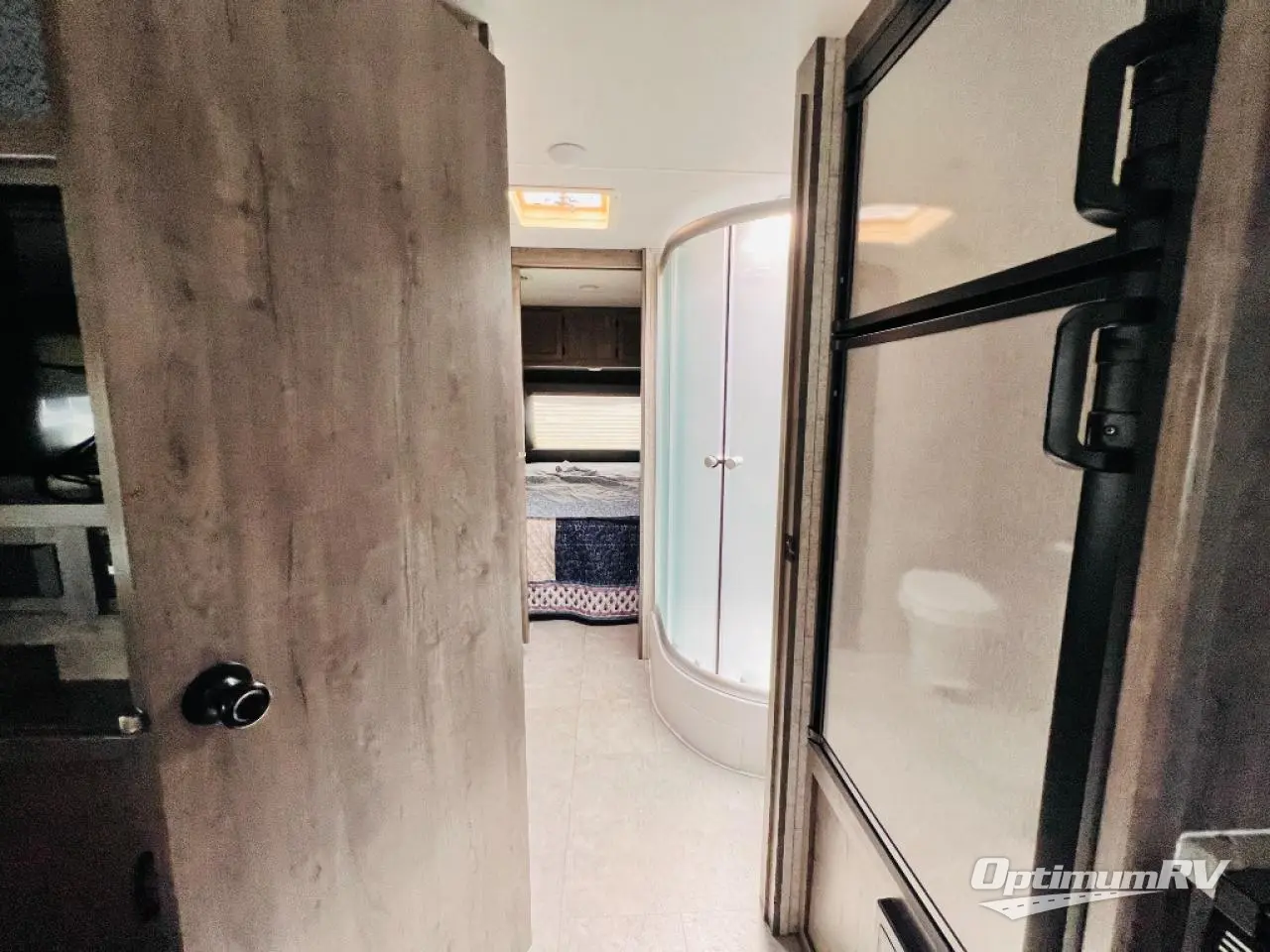 2020 Coachmen Apex Ultra-Lite 253RLS Photo 14