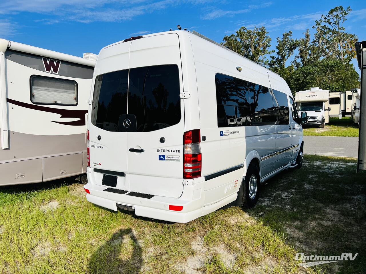 2017 Airstream Tommy Bahama Interstate Grand Tour Photo 2