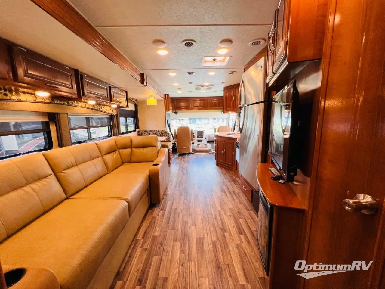 2018 Coachmen Mirada 35LS Photo 5