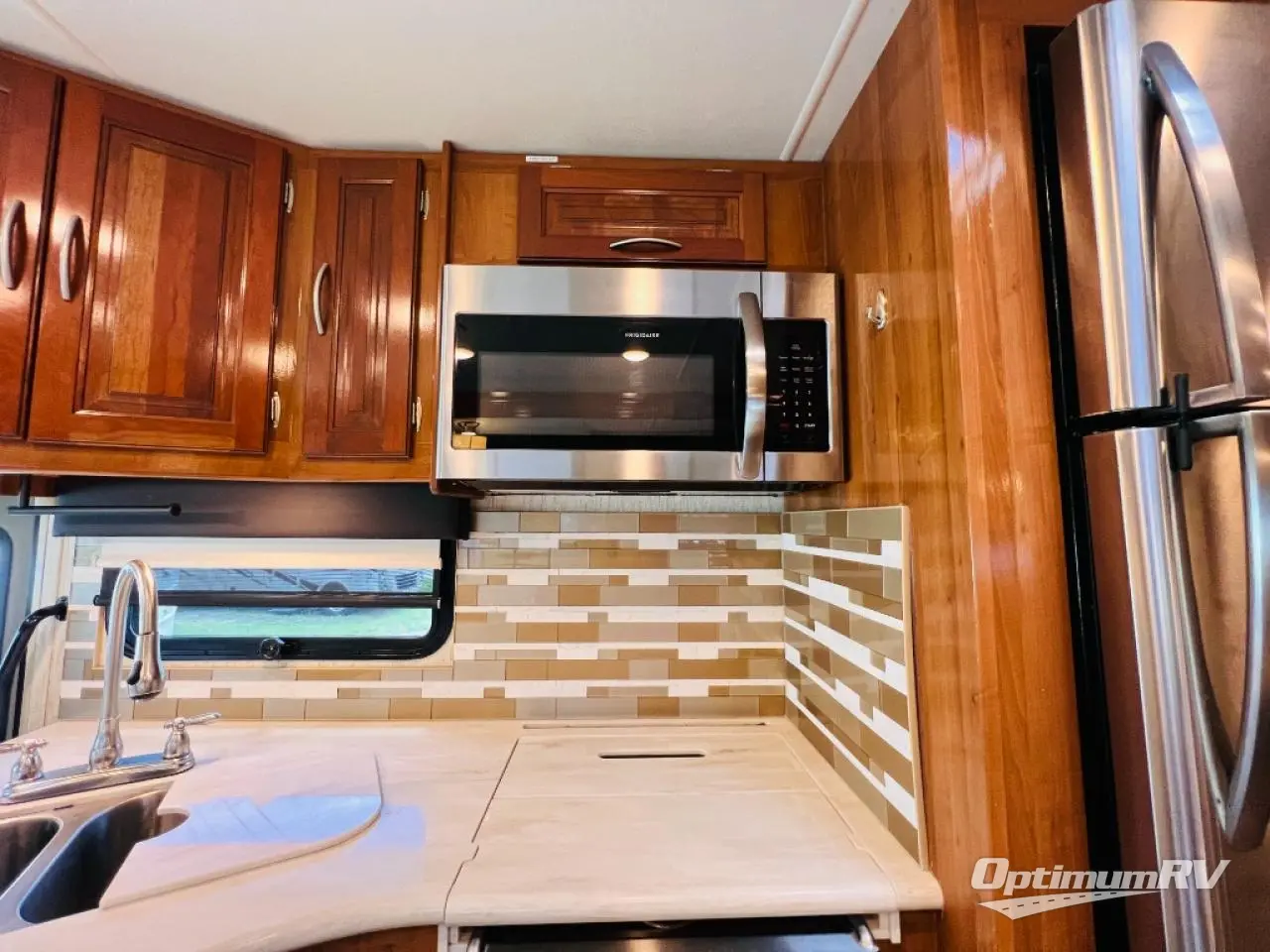 2018 Coachmen Mirada 35LS Photo 15