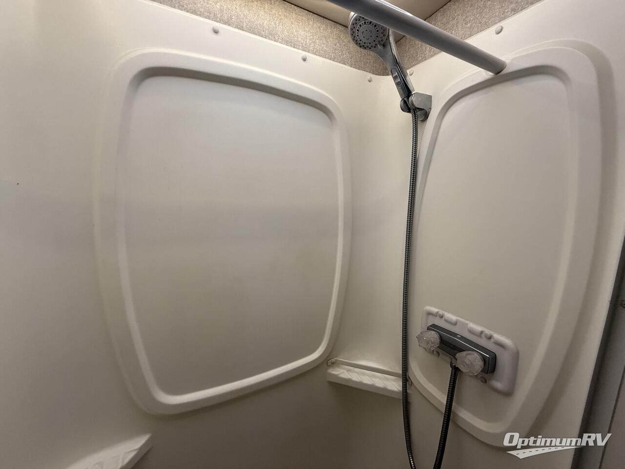 2018 Winnebago Navion 24D Photo 12