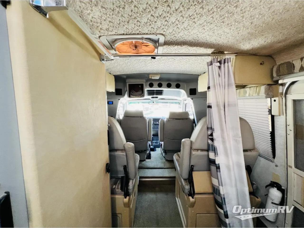 2002 Winnebago Rialta 22QD Photo 4