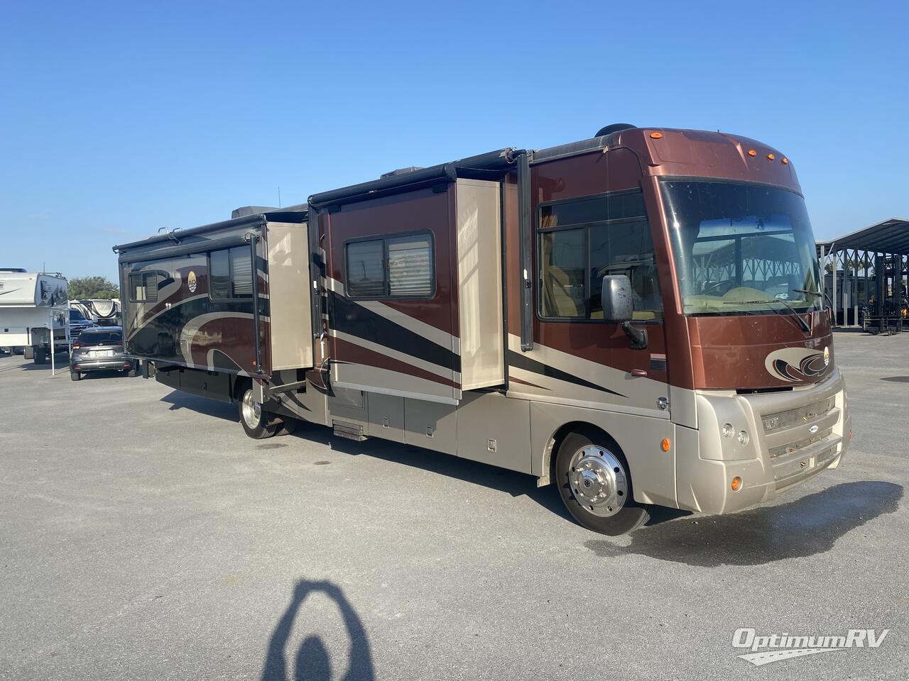 2010 Winnebago Sightseer 37L Photo 1